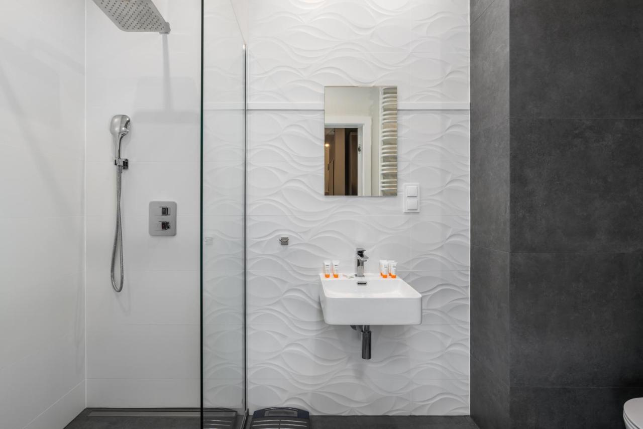 Apartament Black & White Mostowa By Renters Poznan Exterior foto